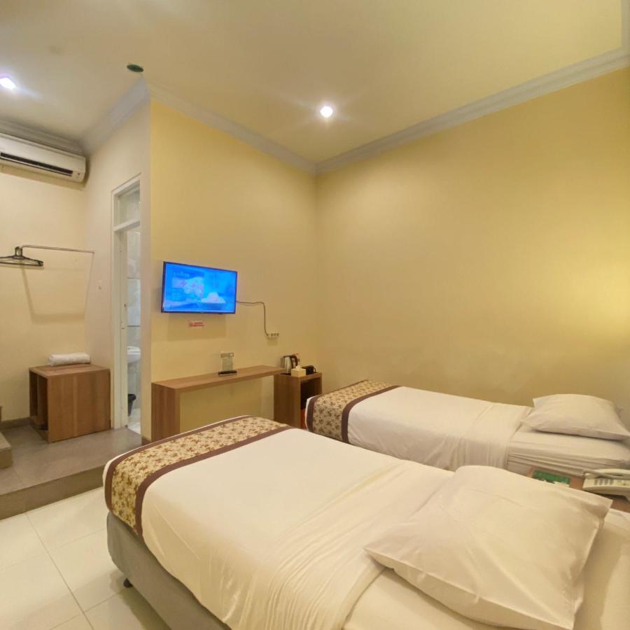 Riverstone Hotel&Cottage Batu  Buitenkant foto