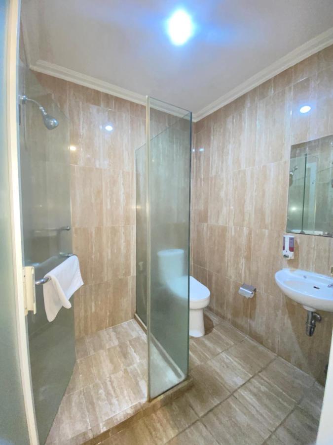 Riverstone Hotel&Cottage Batu  Buitenkant foto
