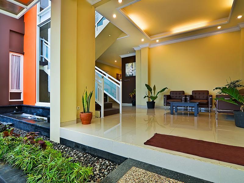 Riverstone Hotel&Cottage Batu  Buitenkant foto