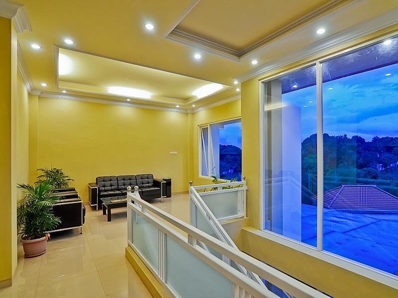 Riverstone Hotel&Cottage Batu  Buitenkant foto