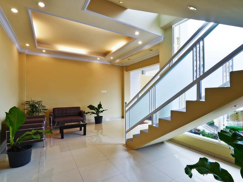 Riverstone Hotel&Cottage Batu  Buitenkant foto
