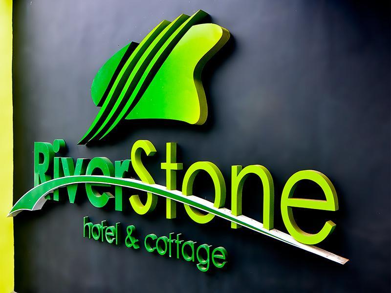 Riverstone Hotel&Cottage Batu  Buitenkant foto