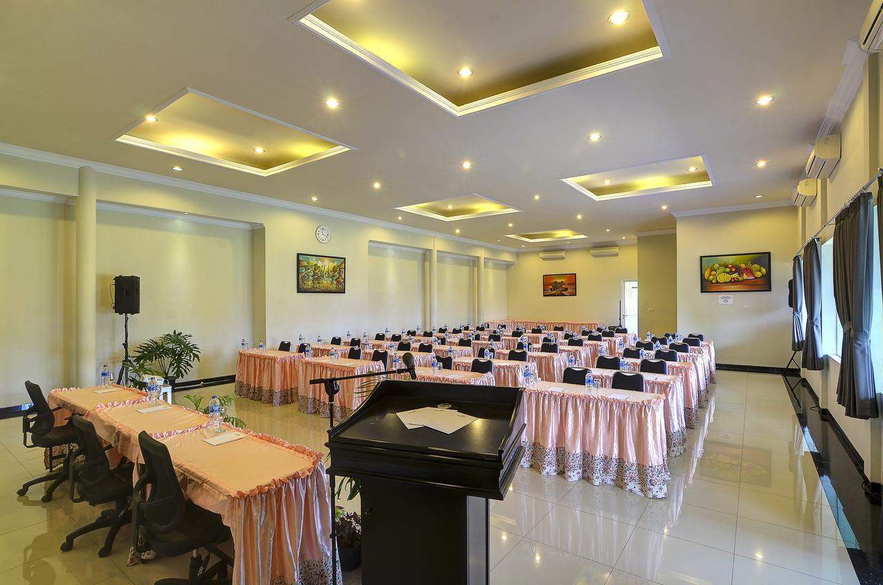 Riverstone Hotel&Cottage Batu  Buitenkant foto